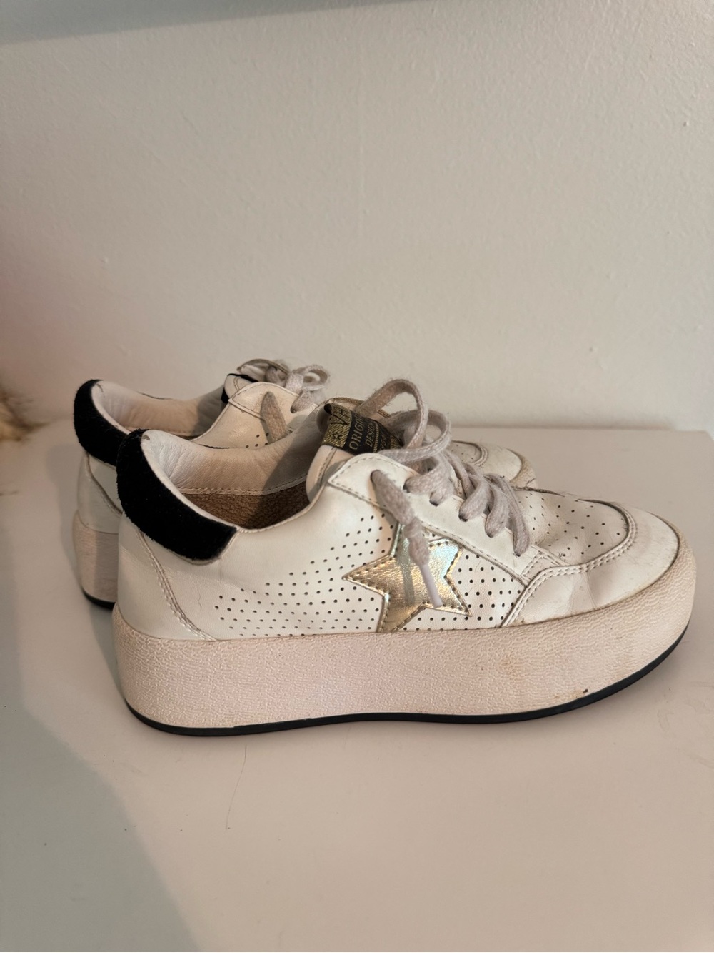 Vintage Havana White Leather Platform Sneakers with Gold Star